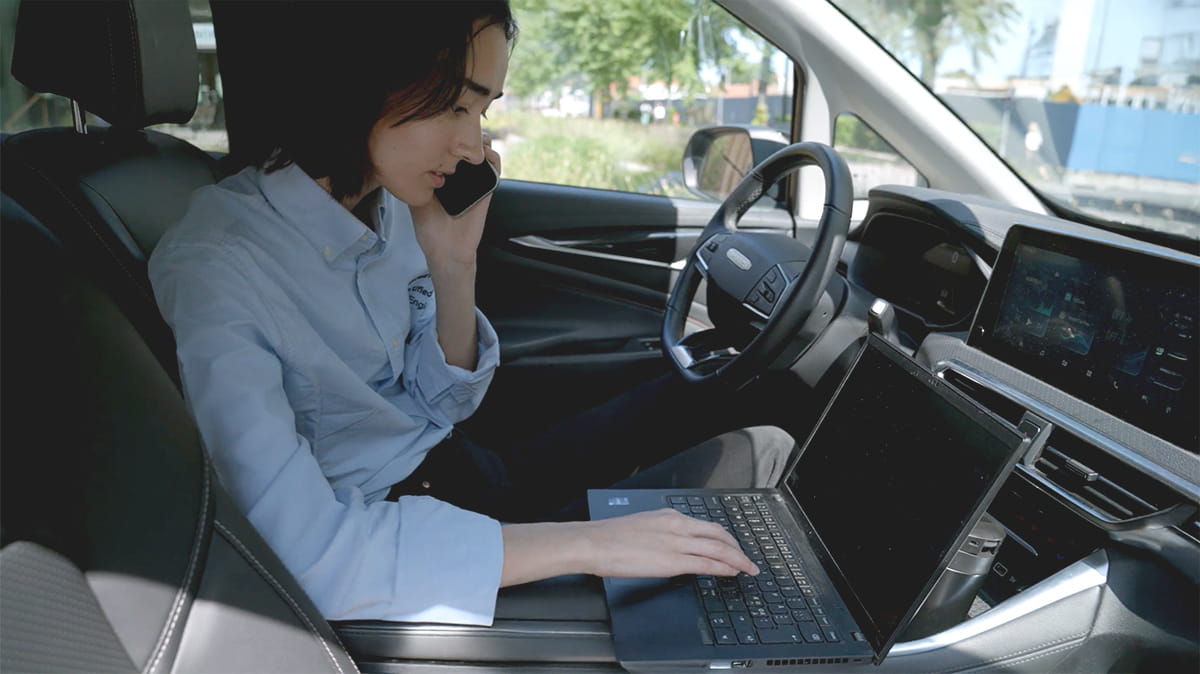 ラジオメーターのサービスマンや担当者は