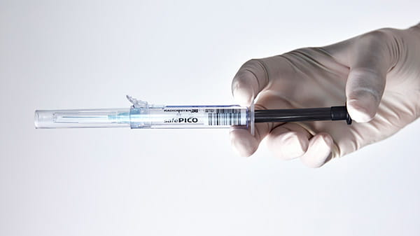 自動吸引タイプの血液ガスシリンジ safePICO