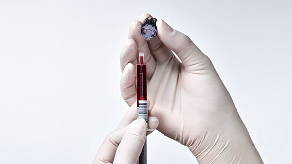 自動吸引タイプの血液ガスシリンジ safePICO